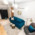 Address 811 B2 *