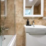 Address 811 B2 Апартаменти *