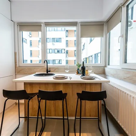 Apartment Address 811 B2