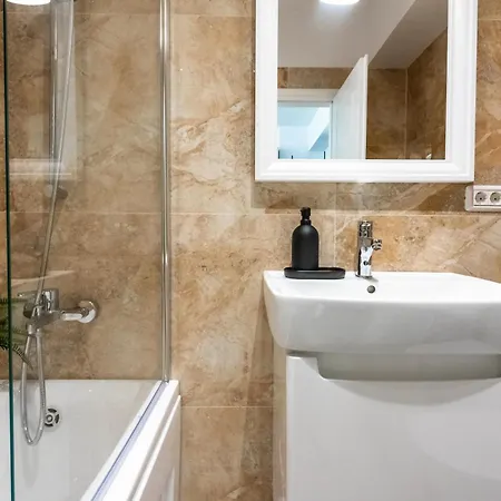 Address 811 B2 Appartement *