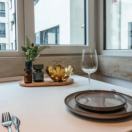 Address 811 B2 * Bucarest